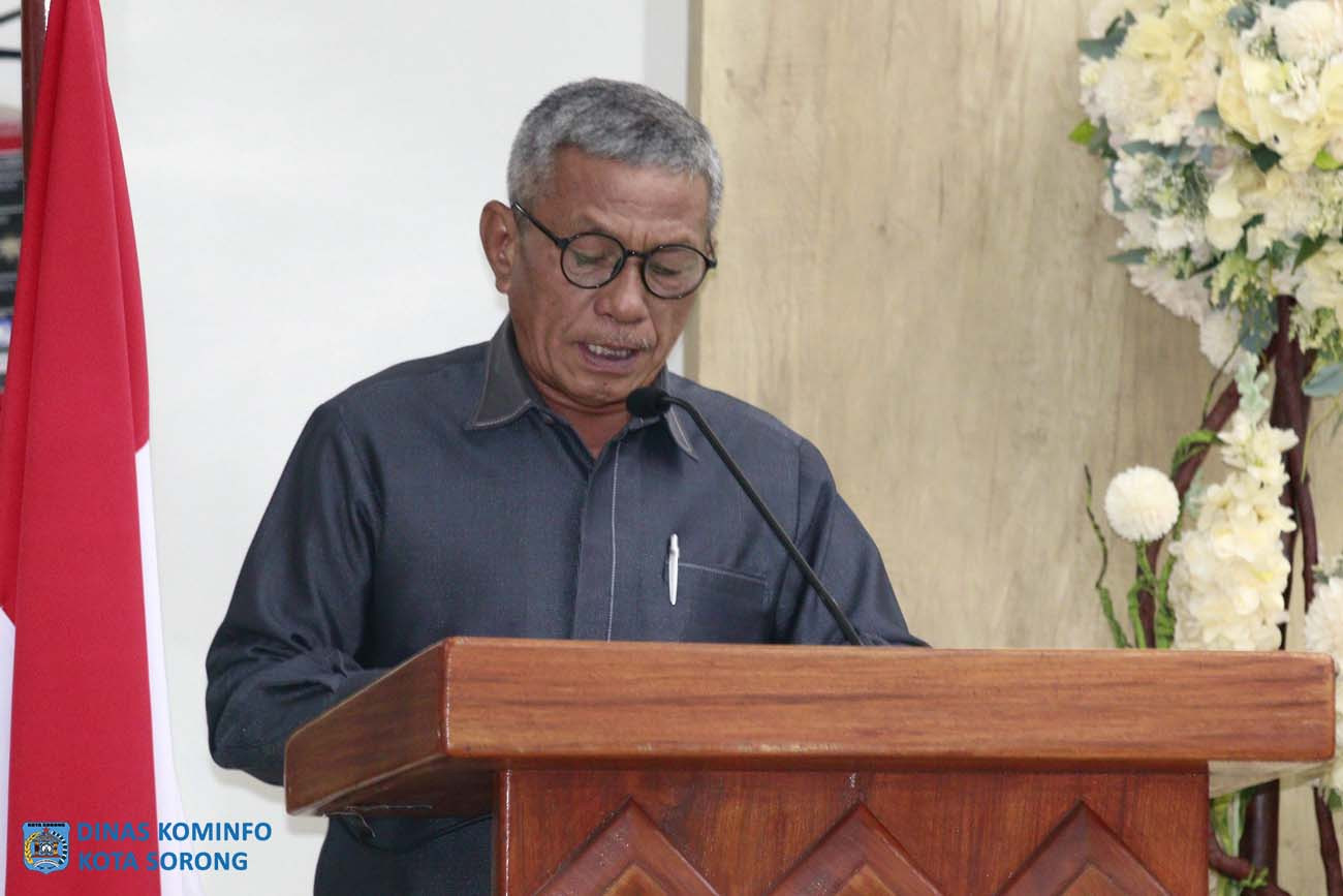 Description: anggota Fraksi Demokrari Indonesia Persatuan DPRK Sorong, Daud K. Timang.