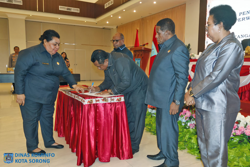 Description: Ketua DPRD Kota Sorong, Erwin Ayal, S.Ip., M.M