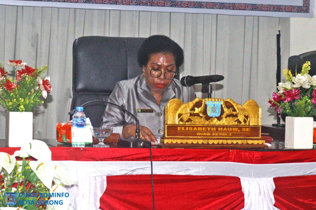 Wakil Ketua II DPRD Kota Sorong, Elisabeth Nauw, S.E