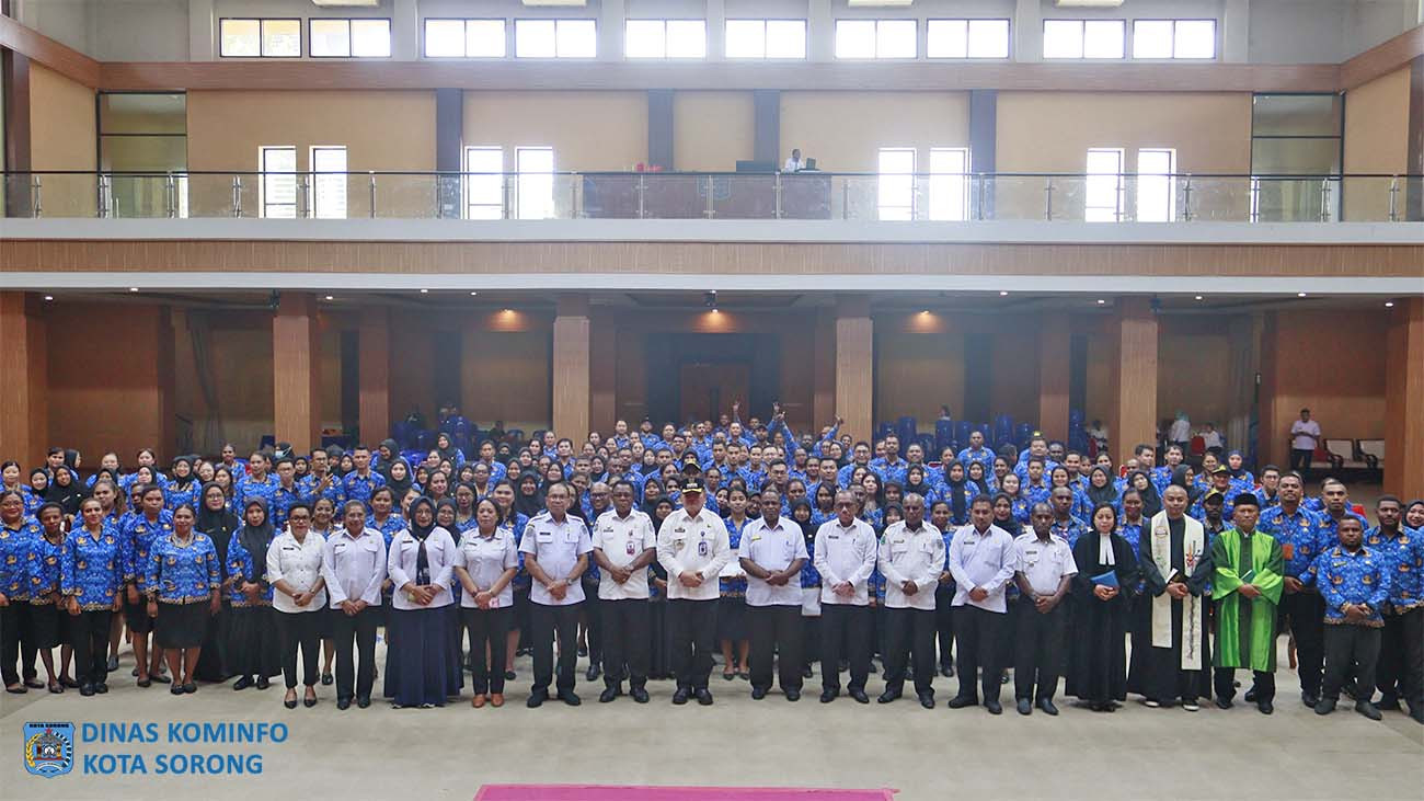 Description: Pose bersama di penghujung kegiatan.